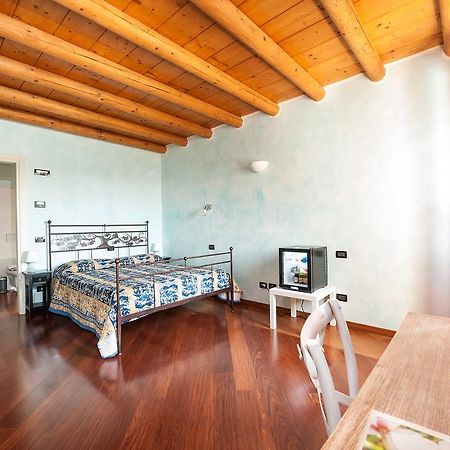 Villa Pace ปอสโซเลงโก ภายนอก รูปภาพ