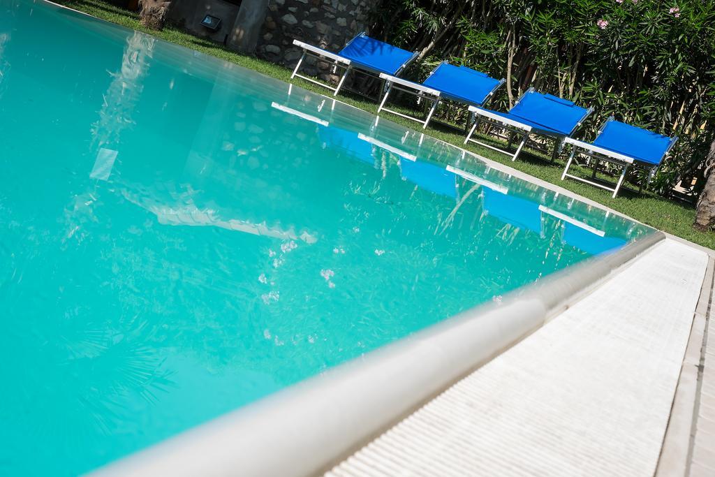 Villa Pace ปอสโซเลงโก ภายนอก รูปภาพ