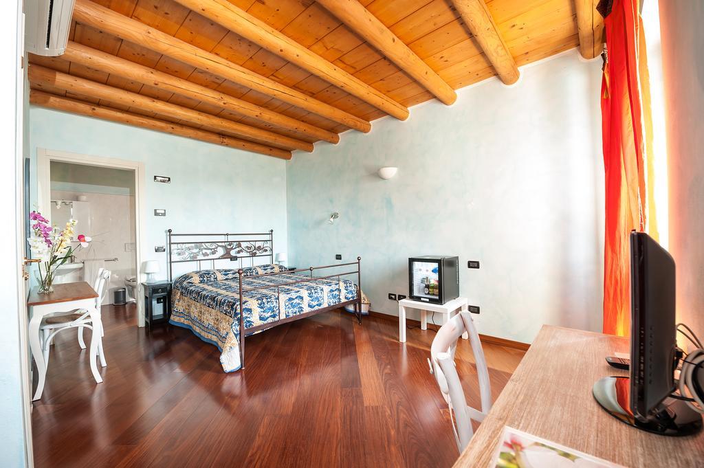 Villa Pace ปอสโซเลงโก ภายนอก รูปภาพ